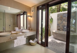 Blue Ocean Resort, Mui Ne, Vietnam - Sea View Bungalow bathroom.